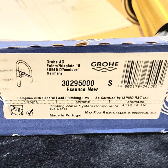 NIB GROHE Essence semi-pro faucet - Picture 3 of 9